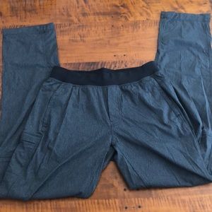 Never worn Lululemon men’s L track pants